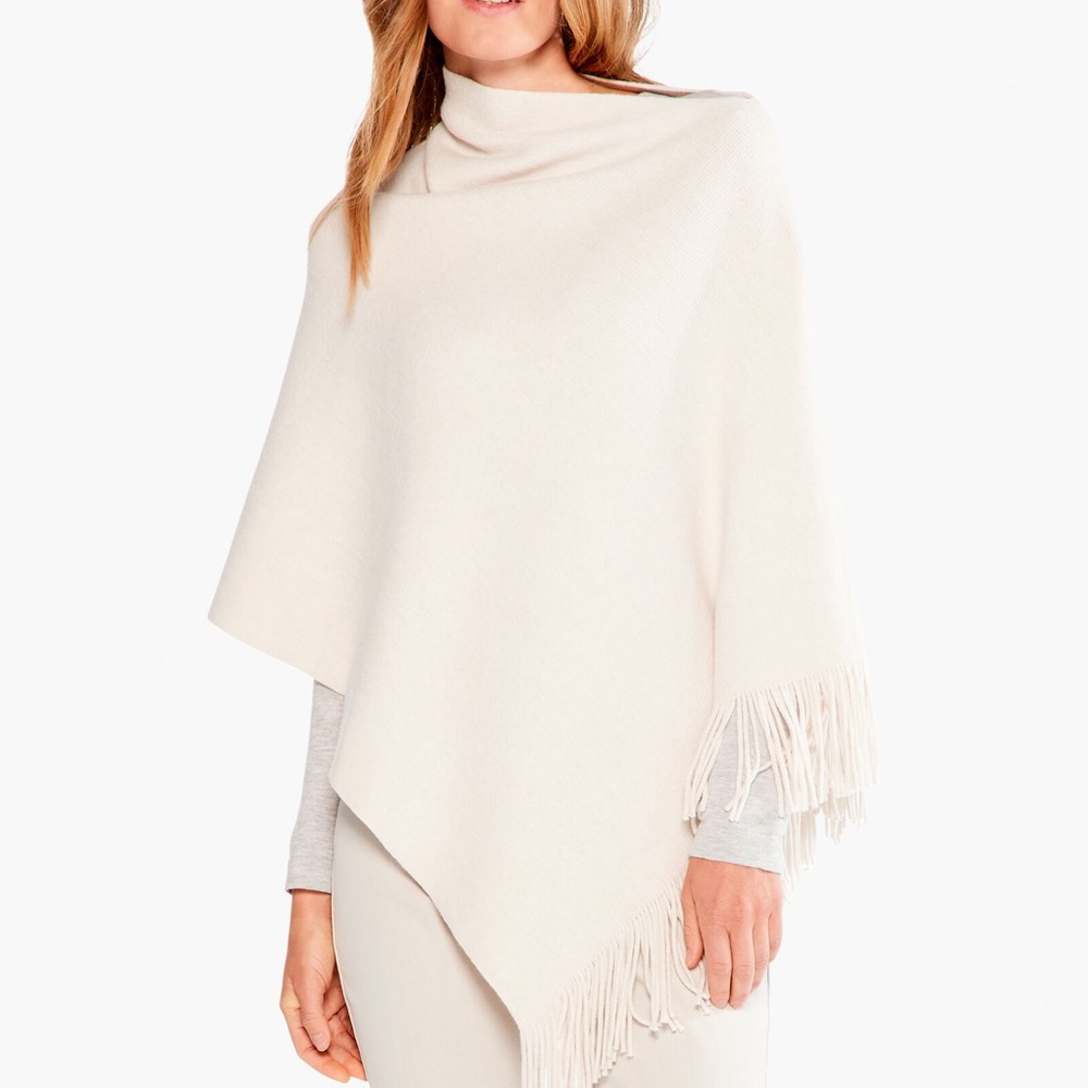 Nic + Zoe Go To Poncho